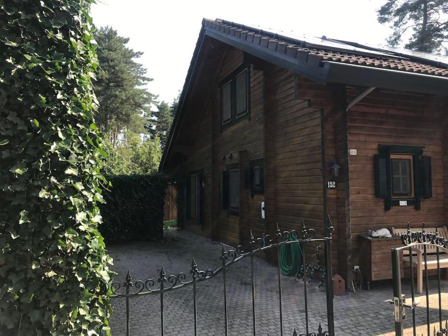 Houten Chalet/Bungalow In Het Bos, Sauna, Jacuzzi Meijel Exterior photo