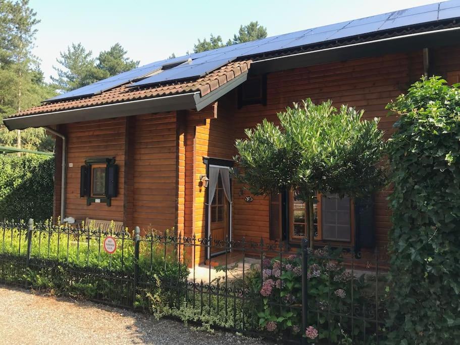 Houten Chalet/Bungalow In Het Bos, Sauna, Jacuzzi Meijel Exterior photo